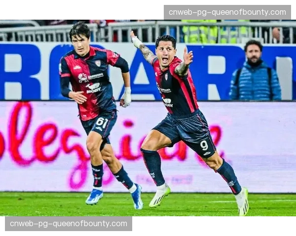 第93分钟，卡利亚里球迷集体捂脸不敢观看最后一次角球进攻